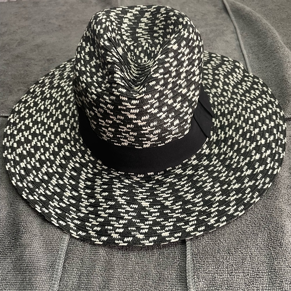 Floppy Wide Brim Hat *Like New*